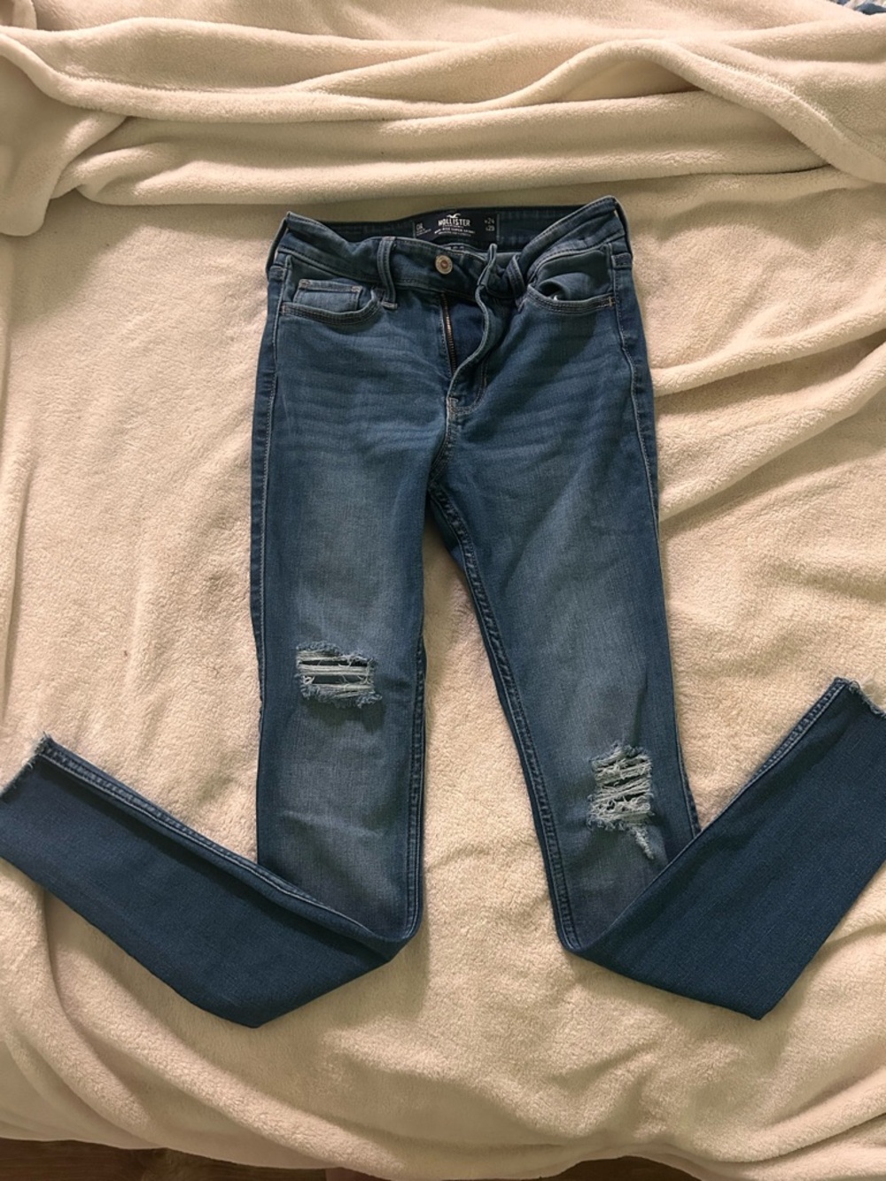 Hollister Women's Distressed Dark Blue Skinny Jeans